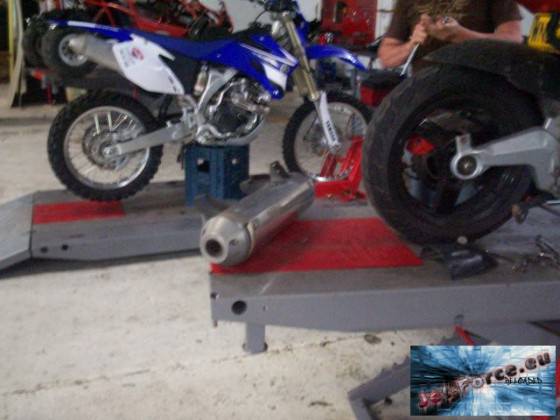 LeoVince 4Road Exaust Installing
