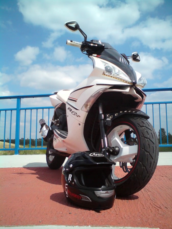 Der Scooter+Sommerhelm