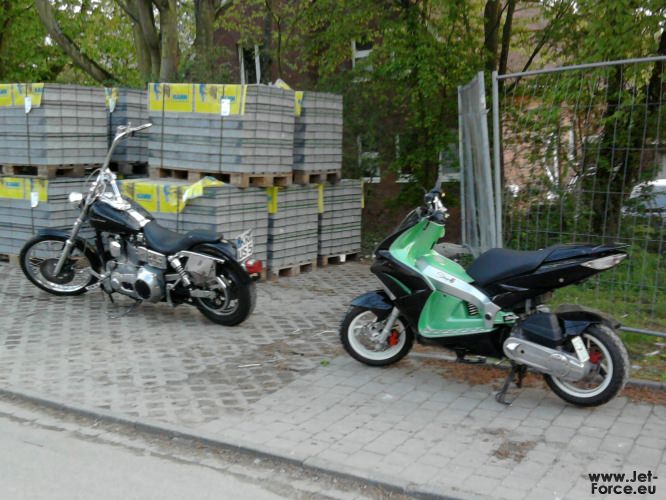 Daddys Harley und meine Jetty :D