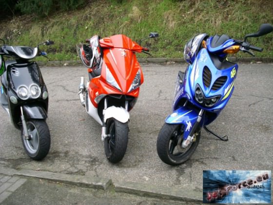Yamaha Neos :D Mein Jet =) und ne Rox =)
