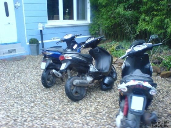 Jetforce, F15, Runner vor der Schule