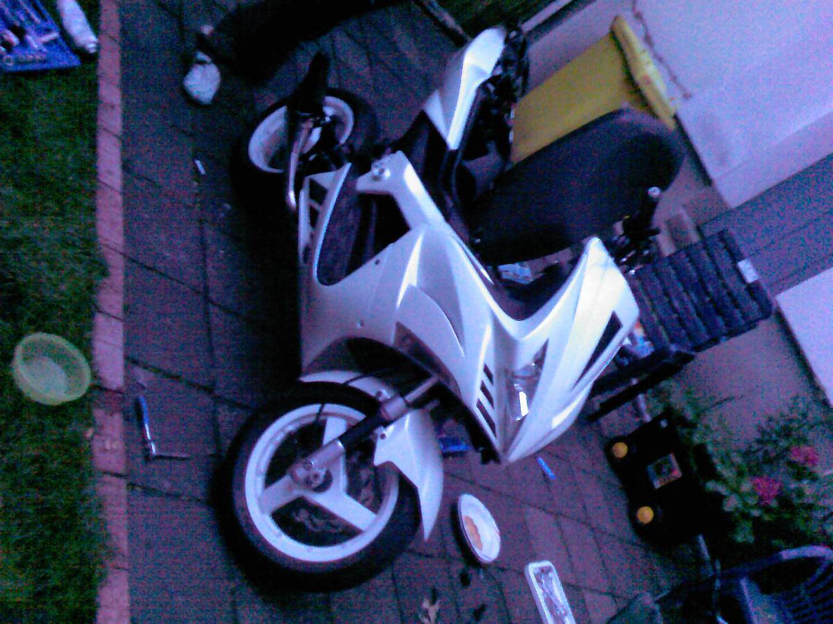 Mein Roller läuft und ist zu 80% fertig^^