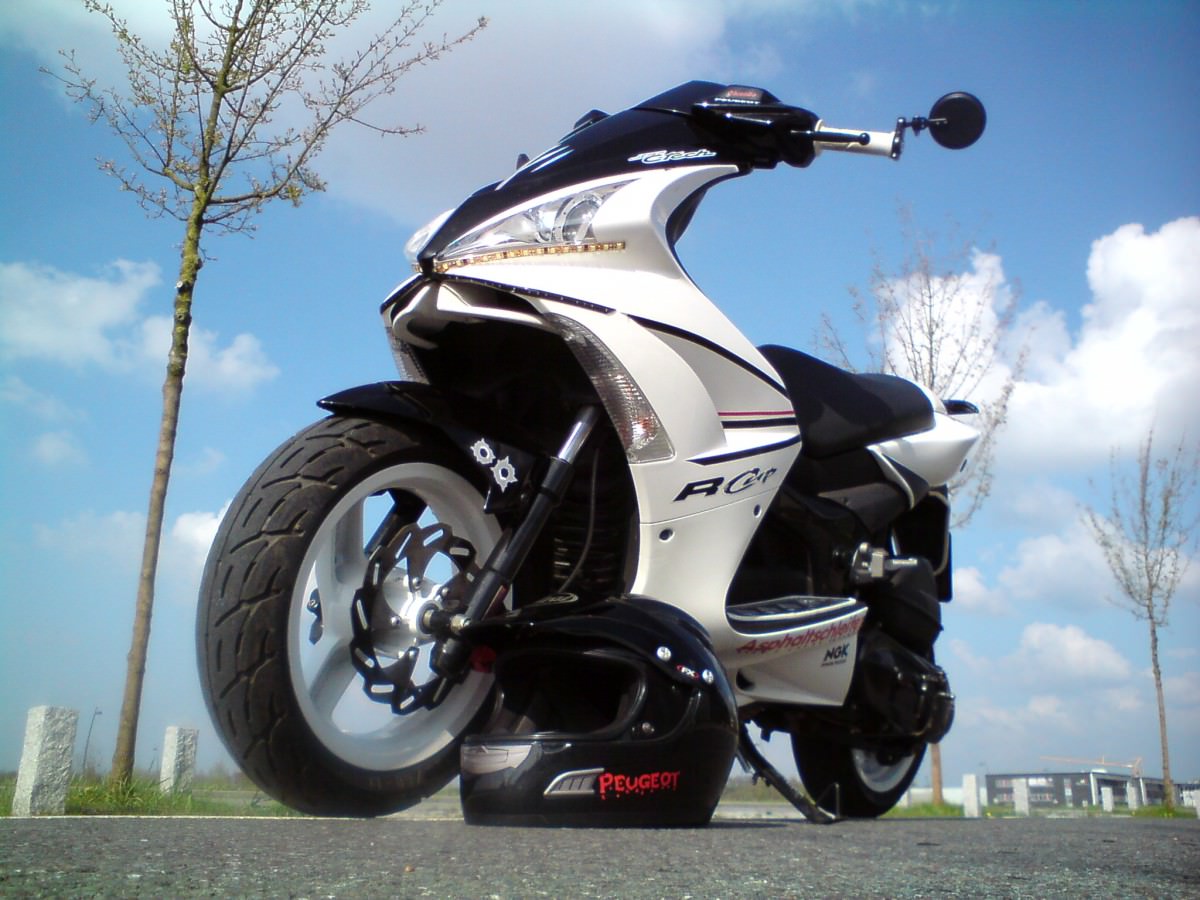 Scooter+Sommer Helm