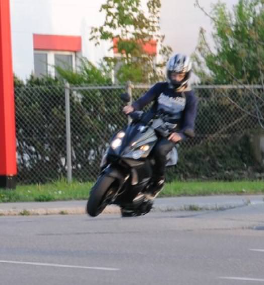 Auf einem Rad durch die Kurve