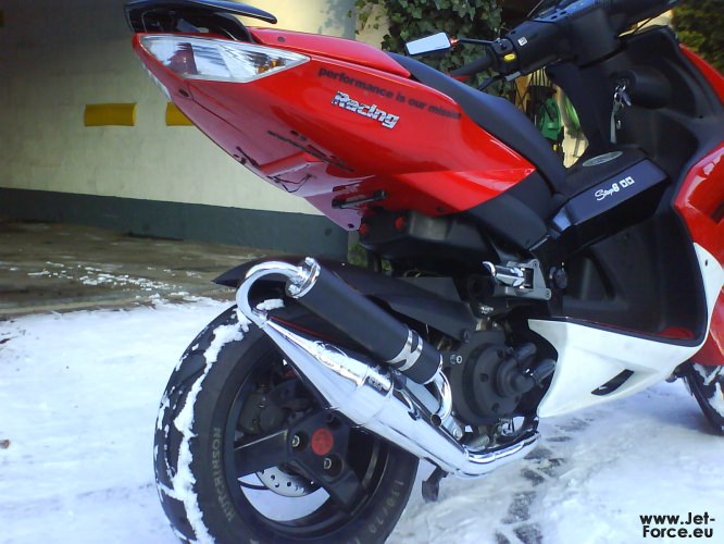 mit laser im schnee gespielt ^^