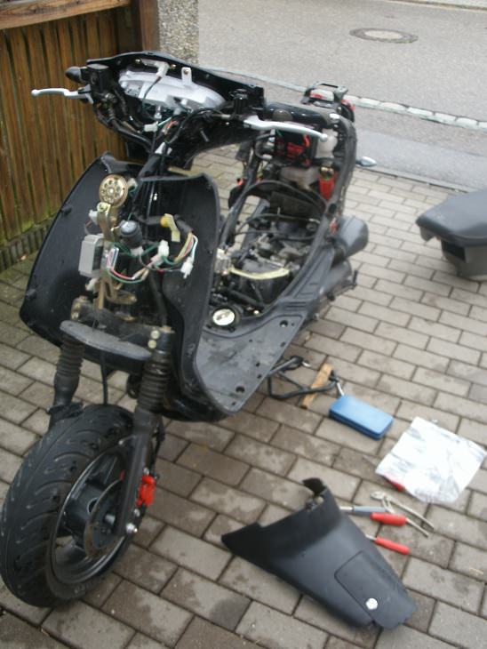 Verkleidung abgebaut für Lakierung